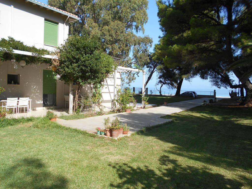 Brunello Seaside Apartments Лефкада Экстерьер фото